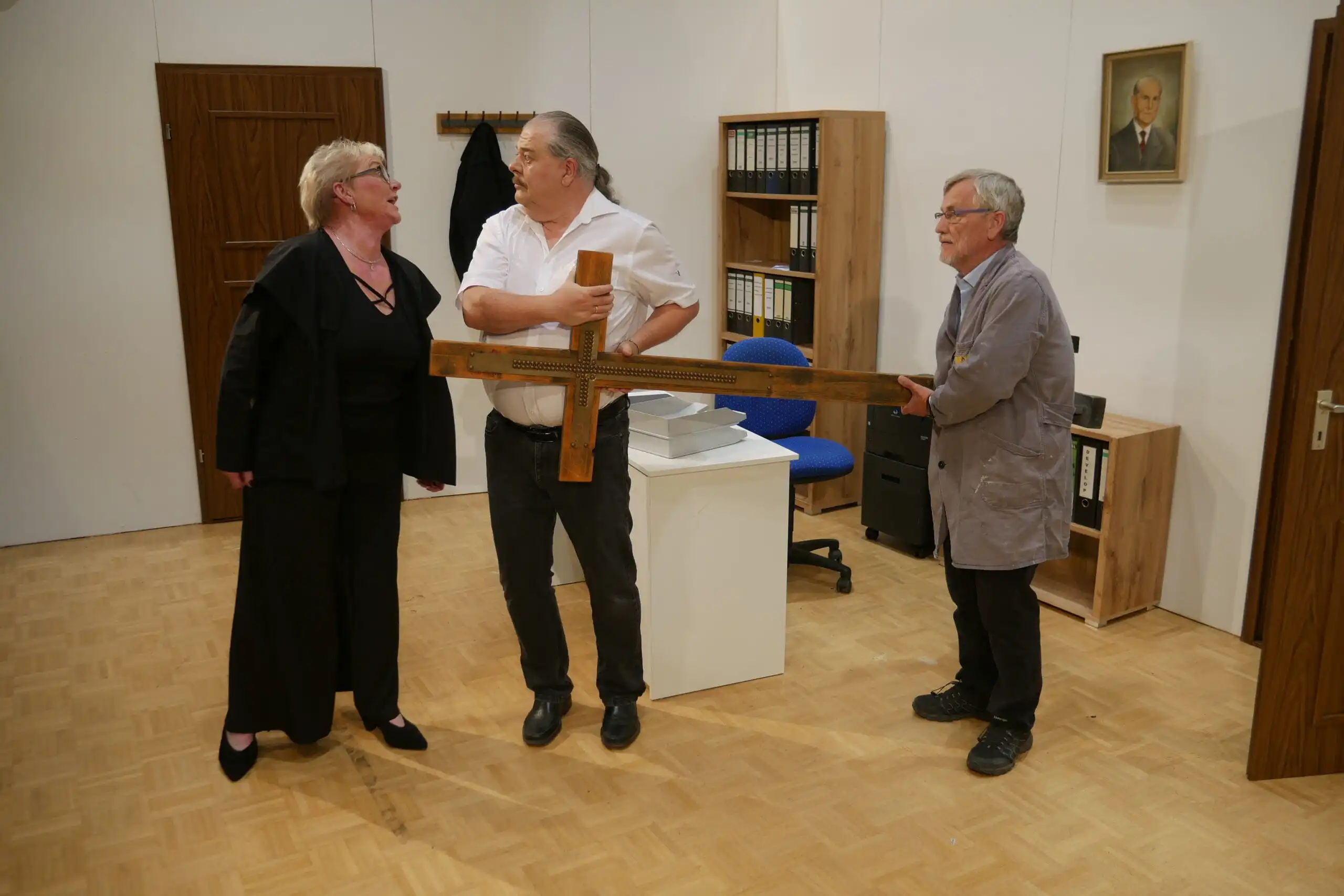 Do fehlt bloß no de Bischof: